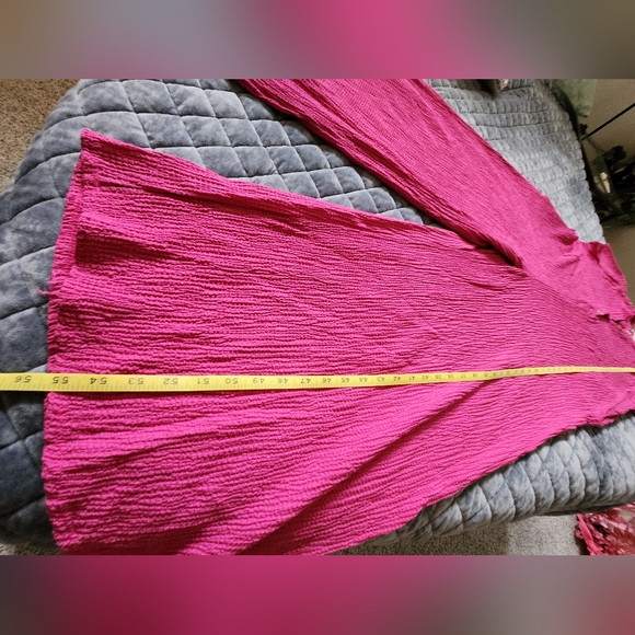 Jade by Jane Pink short sleeve textured oversized and room jumpsuit. - Picture 9 of 12